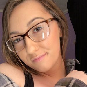 Meet your Posher, Carrie